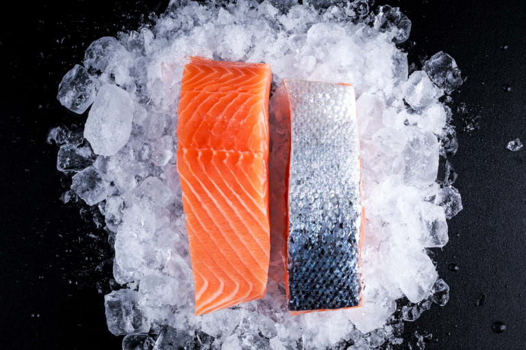 Frisches Lachsfilet mit Haut 500g